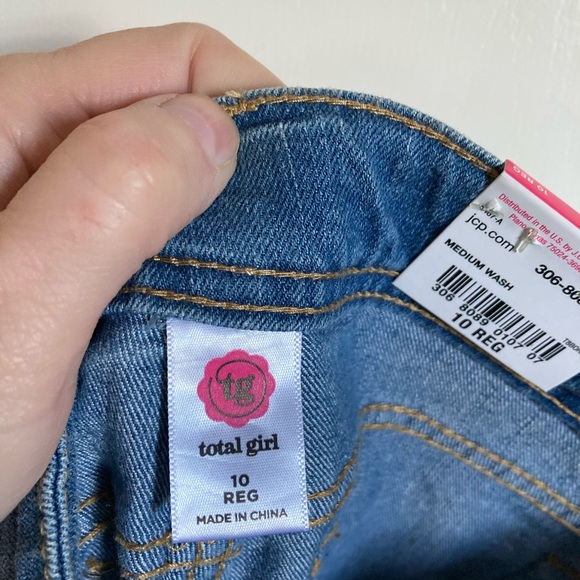 🌞Total Girl Medium Wash Crystal Detail Bermuda Denim Shorts #IB - Picture 2 of 9